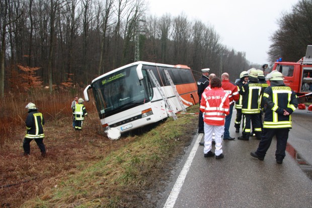Schulbus verunglückt bei Kandel