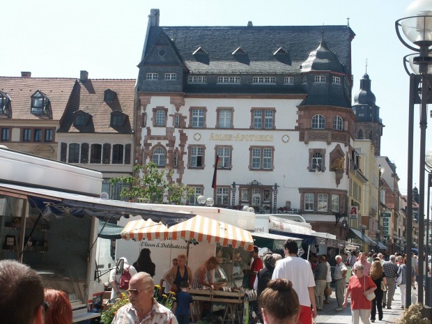 Auf dem Rathausplatz wird eine Folkloregruppe auftreten. Foto: Pfalz-Express/Ahme
