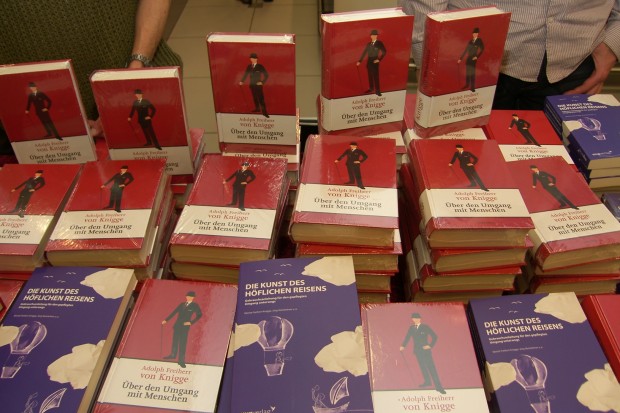 Knigge-Büchertisch-Festhalle