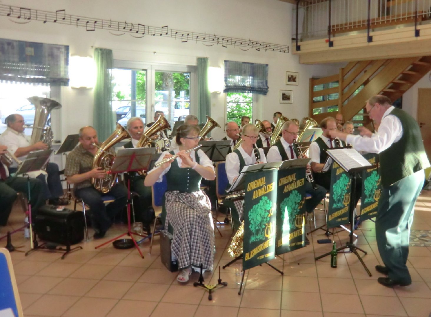 Die Original Auwälder Blasmusiker machen Stimmung. Foto: v. privat