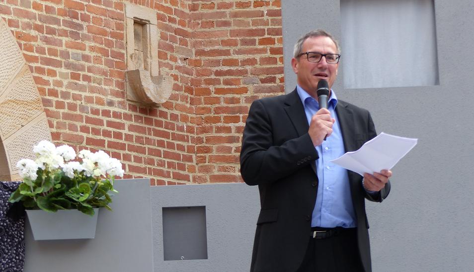 Bürgermeister Marcus Schaile bei der Eröffnungsansprache des letzjährigen Germersheimer Kultursommers. Foto: pfalz-Express.de/Licht