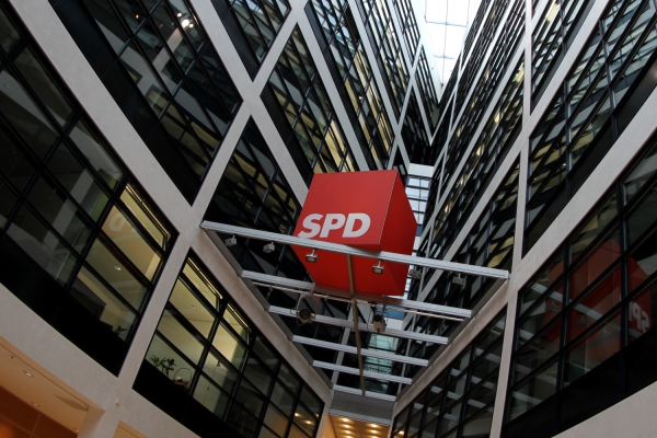 SPD-Logo im Willy-Brandt-Haus. Foto: dts Nachrichtenagentur