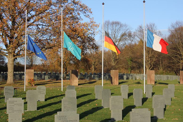 2015-11-15 Volkstrauertag Niederbronn Soldatenfriedhof