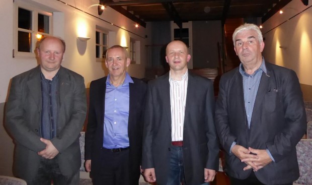 Dr. Clemens Kuhn, Roland Paul, Horst Kuhn und vhs-Leiter und Ortsbürgermeister Gerhard Beil. 