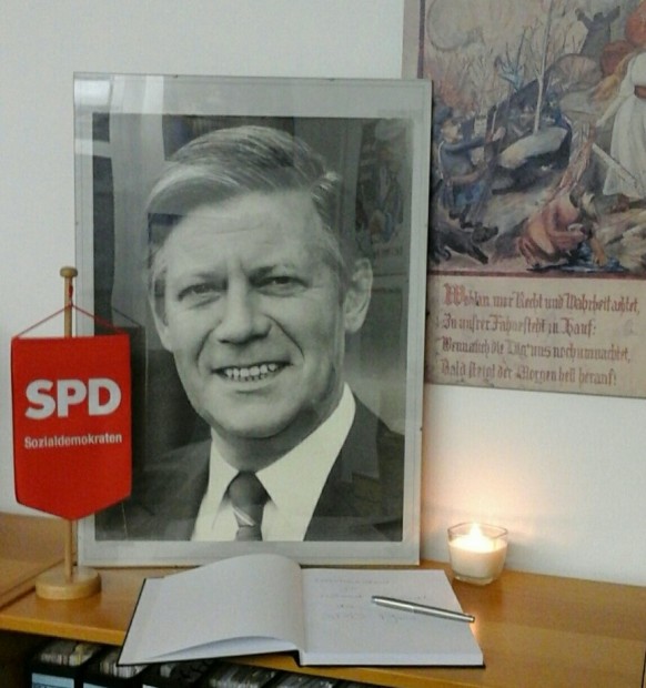 Im Neustadter SPD-Haus kann man sich in ein Kondolenz-Buch eintragen. Foto: SPD Neustadt