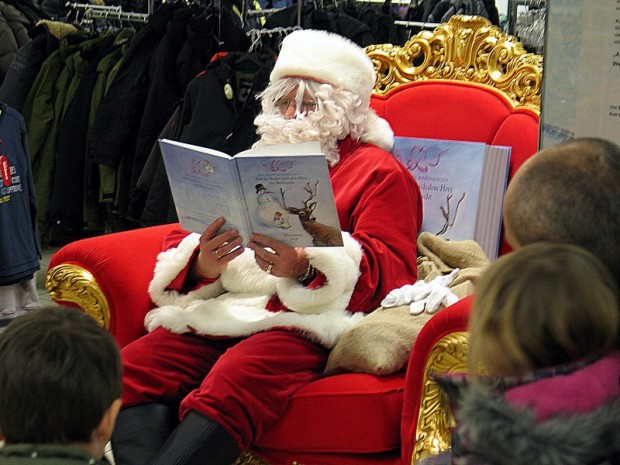Der Weihnachtsmann im Einsatz. Foto: red