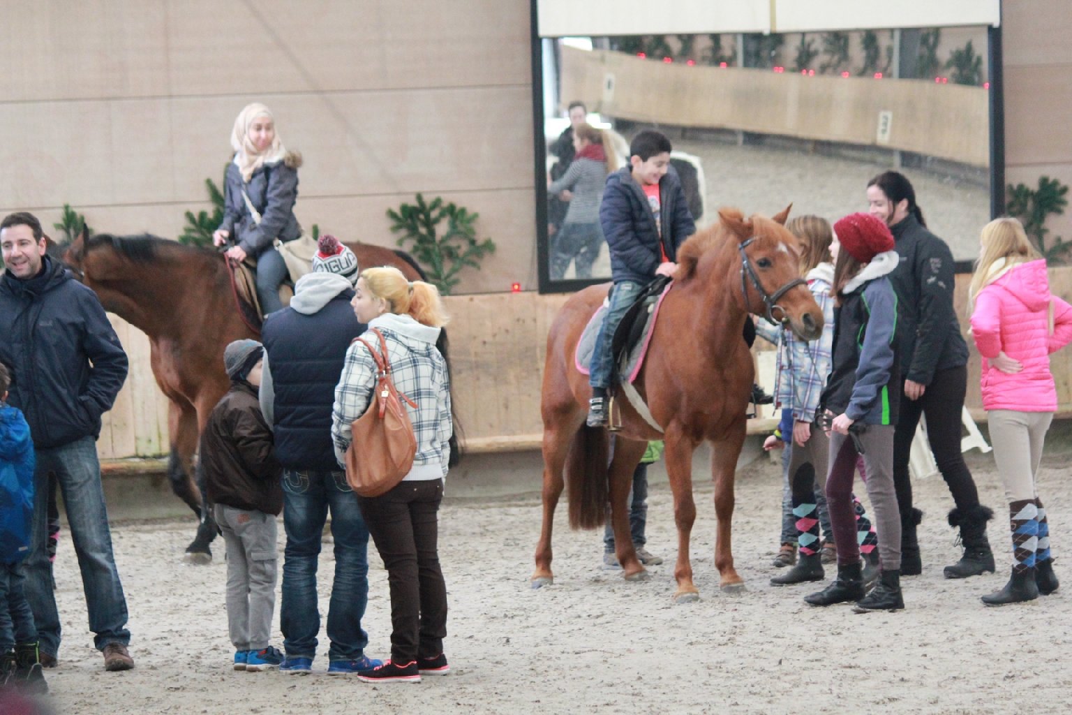 Ein echtes Erlebnis: Flüchtlingskinder dürfen reiten. Foto: red