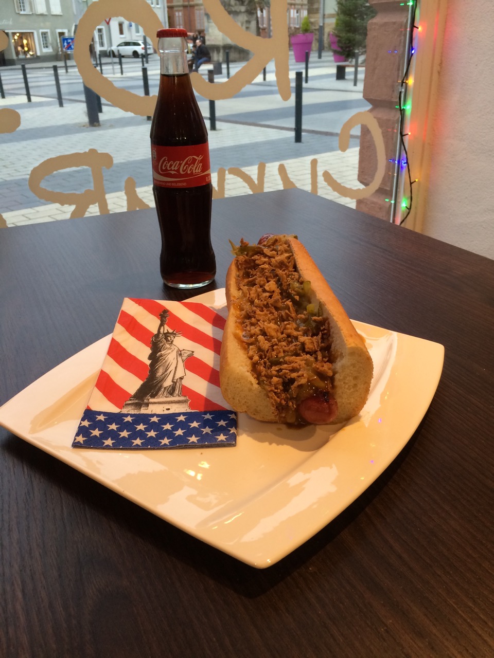 Currywurst als "Hotdog". Foto: red