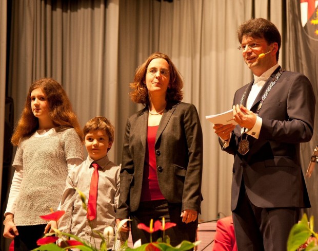 Bürgermeister Glogger mit seiner Familie. Foto: Pfalz-Express/Lederle