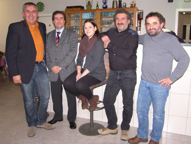 Setzen sich für ein friedliches Miteinander ein: Aidin Tas, Honari Dada, Simone Hadamek, Orhan Yilmaz und Ali Simsek. Foto: Pfalz-Express/Ahme