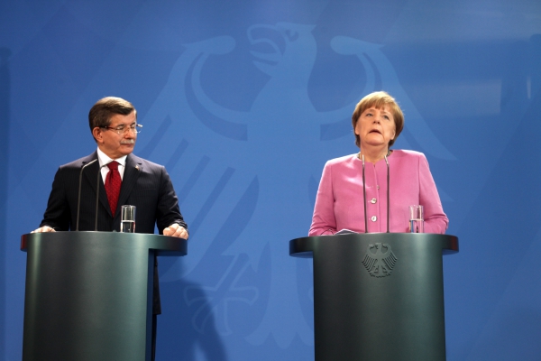 Ahmet Davutoglu und Angela Merkel. dts Nachrichtenagentur