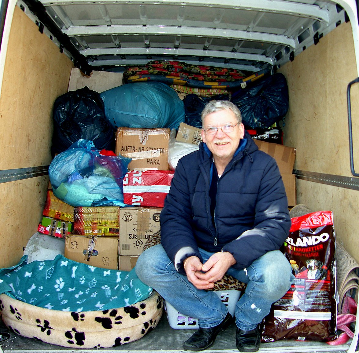 Herbert Jaddatz sammelt Spenden für Rumänienhunde. Foto: Pfalz-Express/Ahme