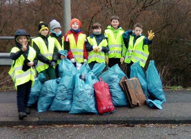 Die Jugend hat fleißig mit angepackt. Foto: v. privat