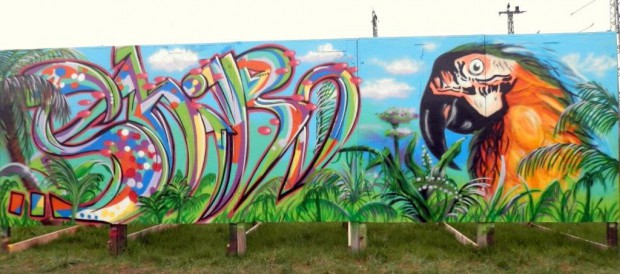 Bunt statt grau: Graffiti-Plakatwände in Wörth.  Fotos: Stadt Wörth