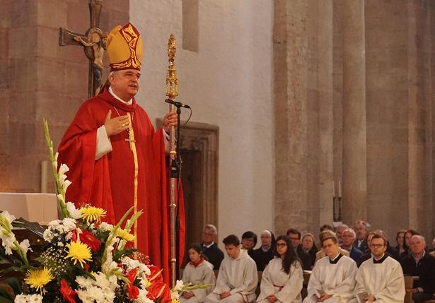 Bischof Wiesemann mahnt immer wiederSolidarität mit Fremden und Hilfesuchenden an. Archivbild: Yvette Wagner