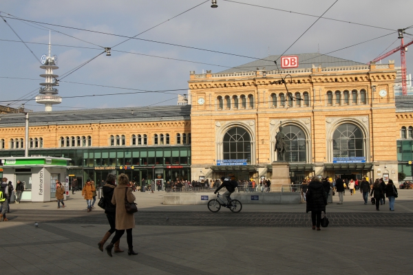 Der Hauptbahnhof in Hannover. Dort stach das Mädchen einem Polizisten mit einem Messer in den Hals. Foto: dts Nachrichtenagentur