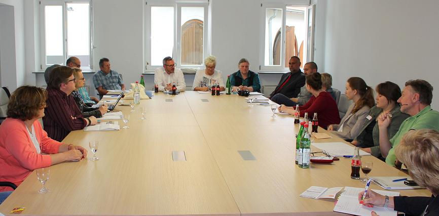 Brainstorming und Austausch im Rathaus mit Bürgermeister Marcus Schaile. Fotos: pfalz-express.de/Licht