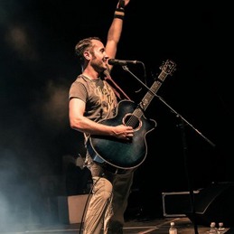 Cris Cosmo kommt als nächster Live-Act auf den Römerplatz. Foto: criscosmo.com