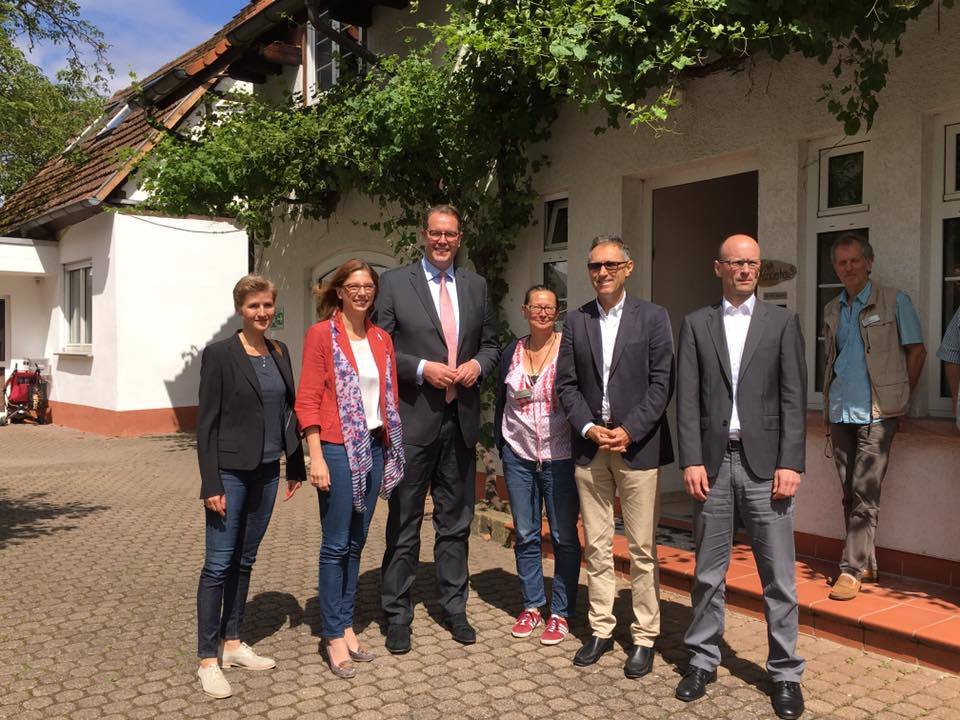 Sabine Bätzing-Lichtenthäler und Alexander Schweitzer waren zu Besuch in der Fachklinik „Villa Maria“ in Ingenheim. Foto: red