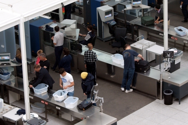 Zukünftig soll mit neuen Scannern die Sicherheit an Flughäfen verbessert werden. Foto: dts nachrichtenagentur