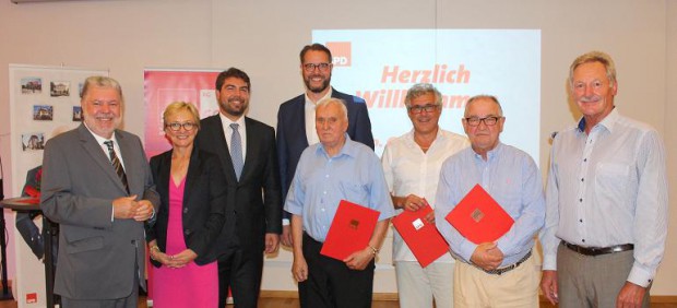 V.li.: Kurt Beck, Barbara-Schleicher-Rothmund, Thomas Hitschler, Alexander Schweitzer, Werner Heilmann, Peter Bender, Klaus Böhm, Günther Tielebörger. Fotos: Pfalz-Express/Licht