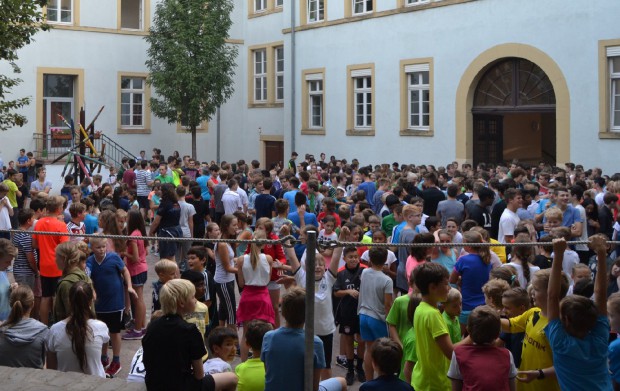 Schüler des Otto-Hahn-Gymnasiums warten auf den Startschuss des OHG-Laufs. Archivfoto: stadt-landau