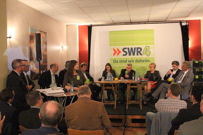 Diskussionsrunde im "PAN" in Germersheim. Fotos: Pfalz-Express/Licht