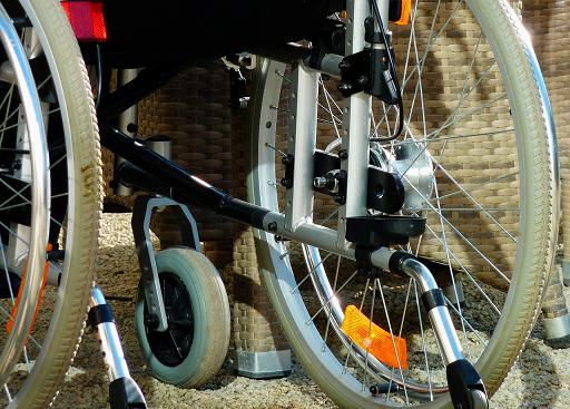 Rollstuhlfahrer haben mit vielen Hindernissen zu kämpfen. Foto: © moritz320 – pixabay.com (CCO 1.0)