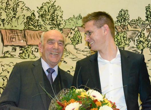 Norbert Schindler (links) gratuliert seinem Nachfolger. Foto: red