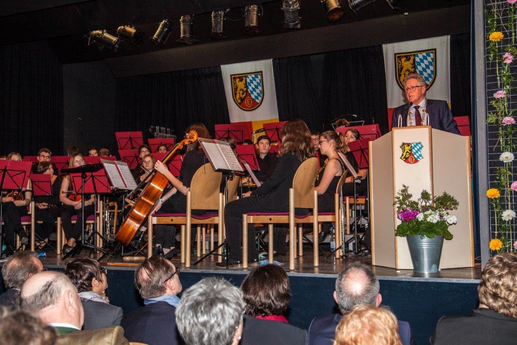 Werner Kastner bei seiner Neujahrsrede im Kurpfalzsaal. Foto: Emanuel Döringer