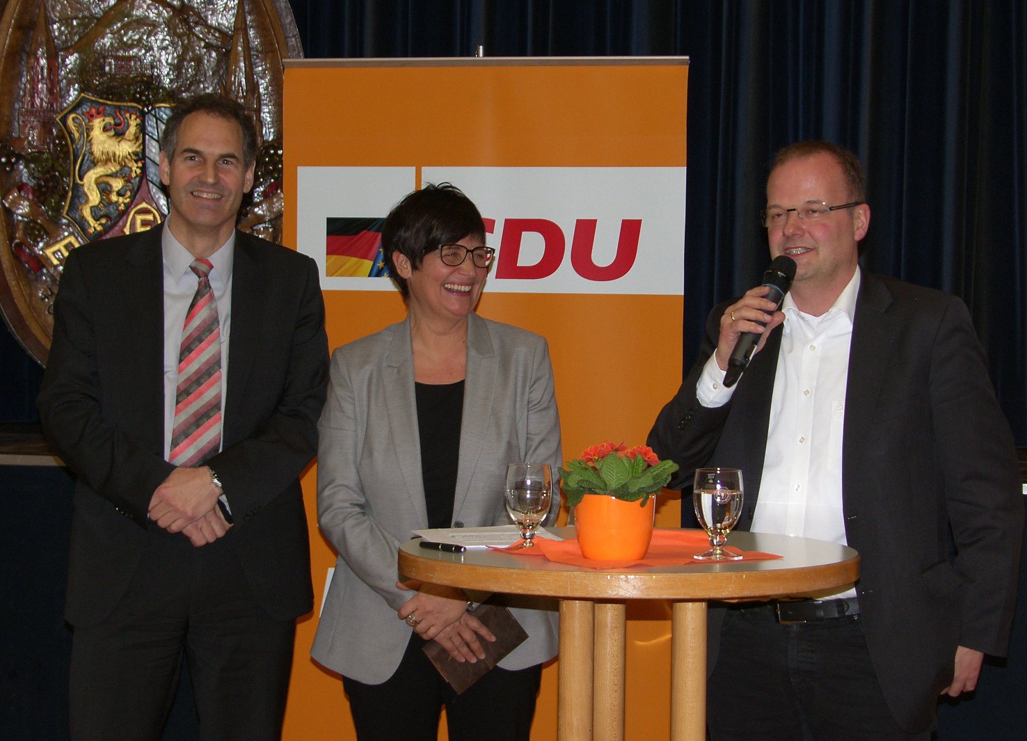 Dietmar Seefeldt, Christine Schneider und Marcus Ehrgott (v.l.) bei Seefeldts Vorstellung in Edenkoben. Foto: Pfalz-Express/Ahme