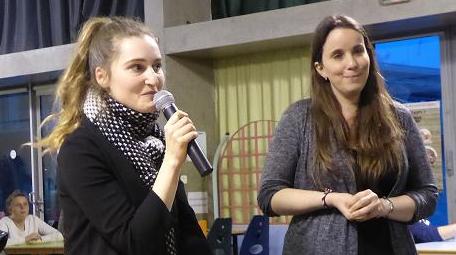 Caroline Sevgrand (r.), die Organisatorin in Mèriel, und Kollegin Marie beim Abschied.