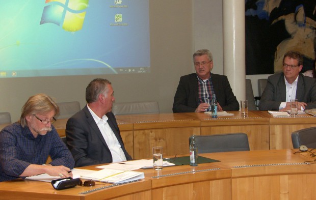 Im Umweltausschuss standen Gregor Zewe und Dr. Dreher Rede und Antwort. Foto: Pfalz-Express/Ahme