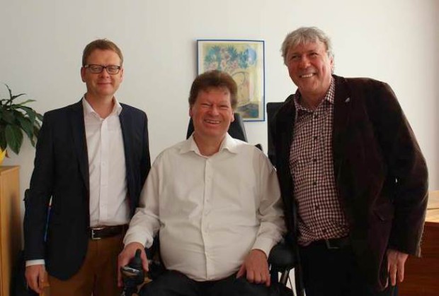 V.li.: Thomas Gebhart, Heinrich Buschmann (Vorsitzender Verein "Mobil mit Behinderung", Uwe Schummer. 