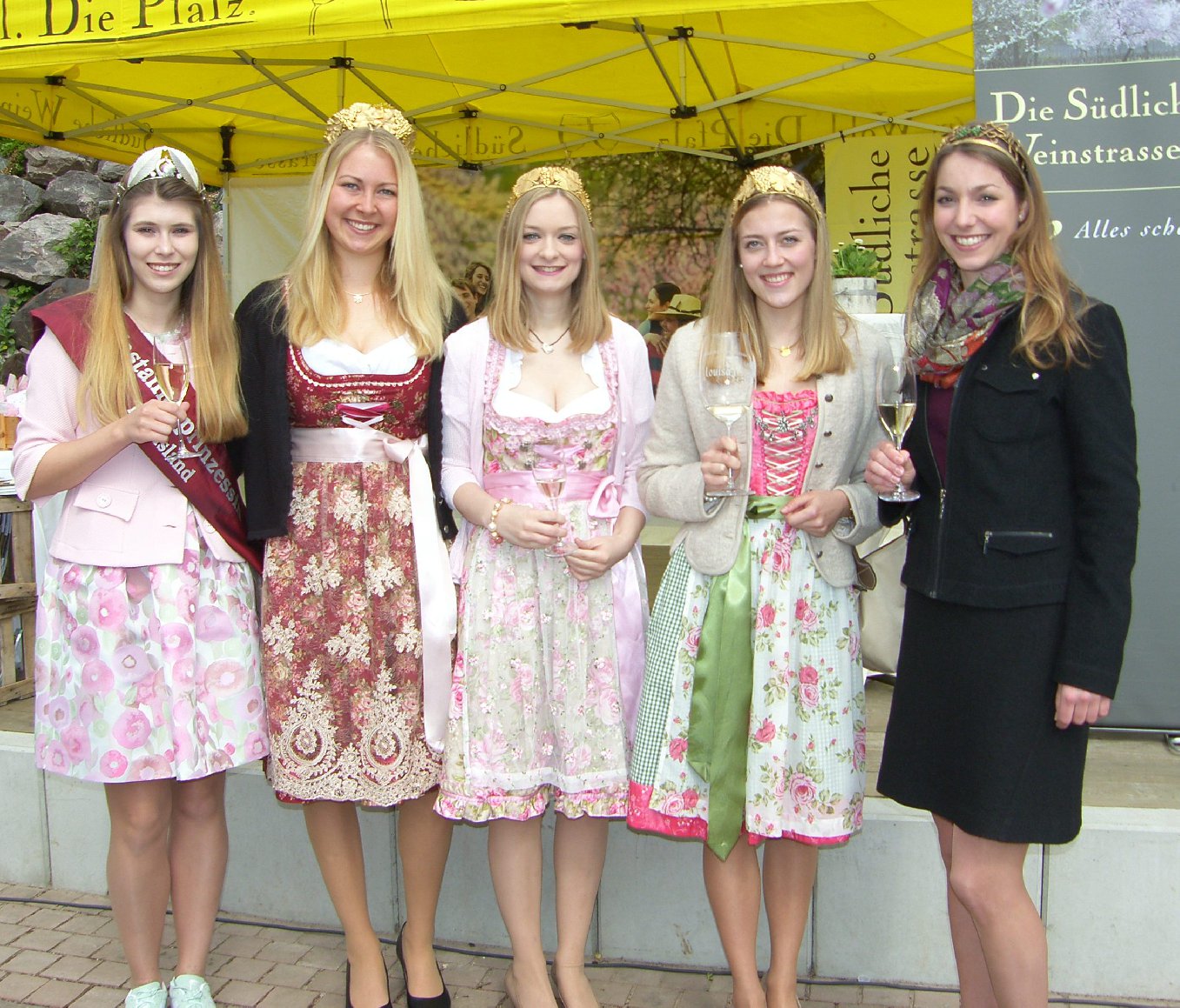 Weinhoheiten der Region bei der Saisoneröffnung. Foto: Pfalz-Express/Ahme