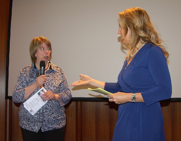 Die erste Vorsitzende, Silke Nissen und Moderatorin Patricia Küll. Foto: Pfalz-Express/Ahme