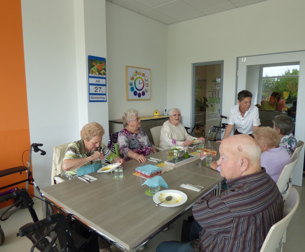 Tagespflegegäste in der Sozialstation: "Uns gefällt es hier sehr gut". Foto: Pfalz-Express/Ahme