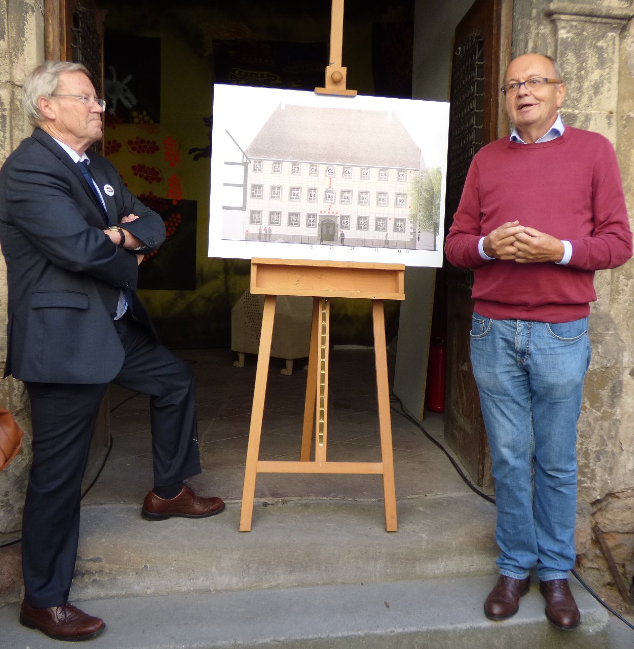 Dr. Karl-Heinz-Rothenberger und Dr. Michael Zumpe stellen die Bausteinaktion vor. Foto: Pfalz-Express/Ahme