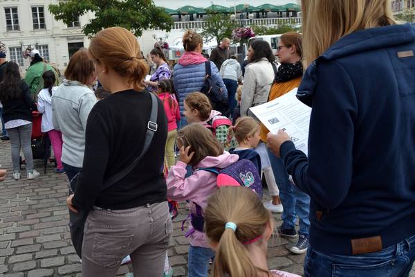 Kinder und deren Eltern nahmen am diesjährigen Aktionstag „Sicherer Schulweg“ der Stadt Landau teil. Foto: ld