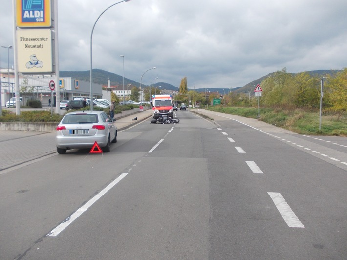 Motorradunfall in der Speyerdorfer Straße. Foto: pol nw