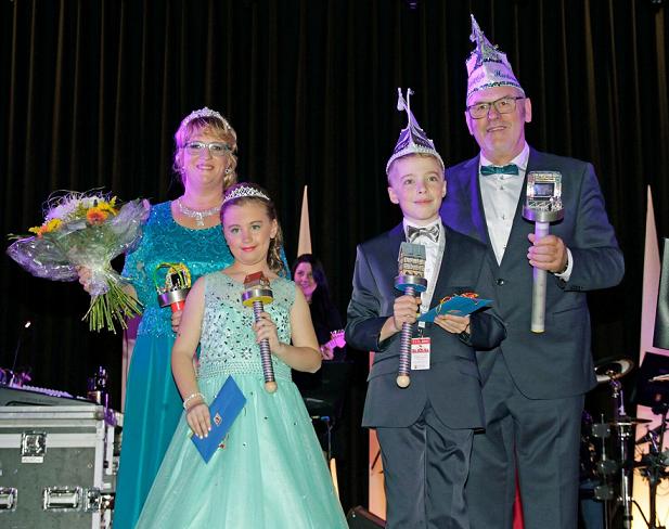 Prinzenpaar-Power: Martina II. und Hartmut I. (hinten) und Amélie I. und Luca I.. Foto: ©M.Mertzlufft