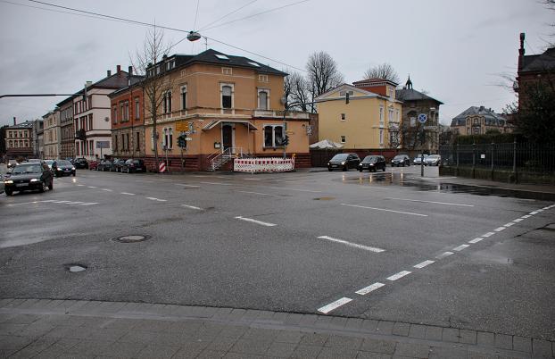 Die „Schlössel-Kreuzung“ ist ein neuralgischer Punkt im Straßennetz der Stadt Landau und besonders während der „Rush Hour“ viel befahren. Foto: Stadt Landau