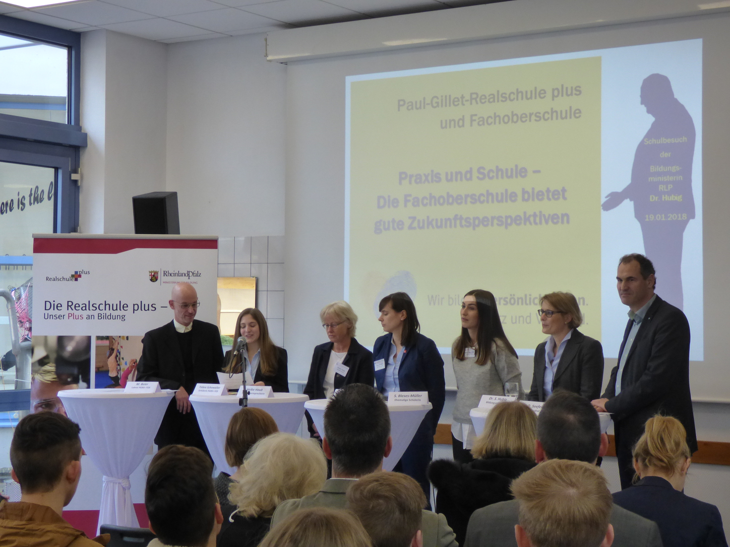 Podiumsgespräch in der Paul Gillett Realschule plus in Edenkoben. Fotos: Pfalz-Express/Ahme
