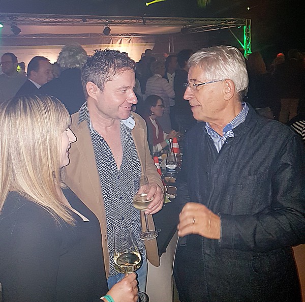Der frühere Landauer OB Dr. Wolff im Gespräch mit Joachim Paul und Romy Schwarz. Foto: hi