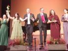 Ensemble-mit-Blumen