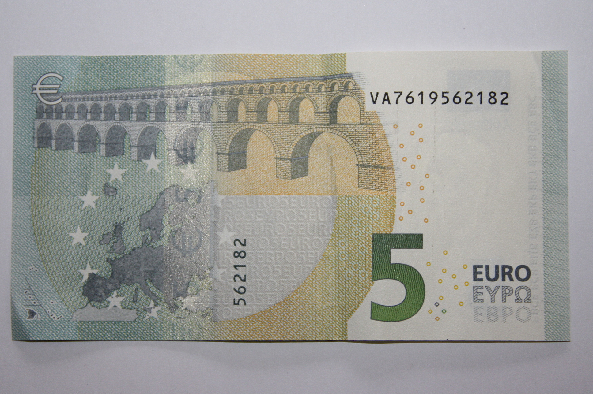 Купюра 5 евро. 5 Евро купюра. 5 Евро банкноты евро. 5 Евро бумажные. 5 Евро фото купюры.