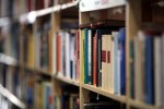 Bücherregal