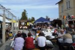 Fest des Federweißen in Kandel - Tische, Menschen