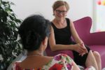 Betreuerin im Gespräch