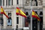 Drei spanische Fahnen im Wind